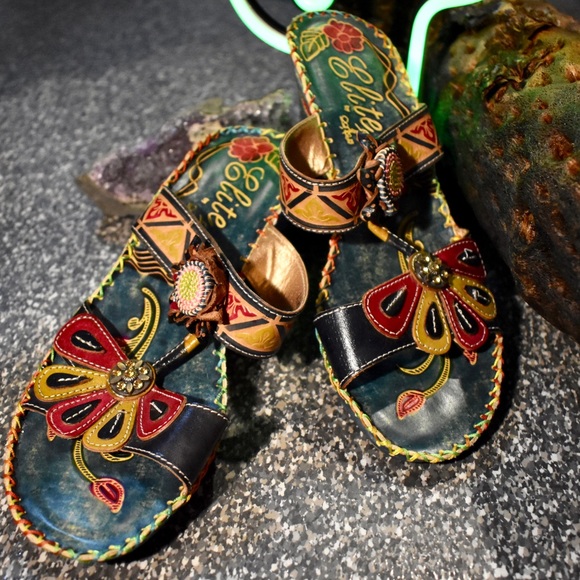 Jamaican made leather sandals - Picture 2 of 8
